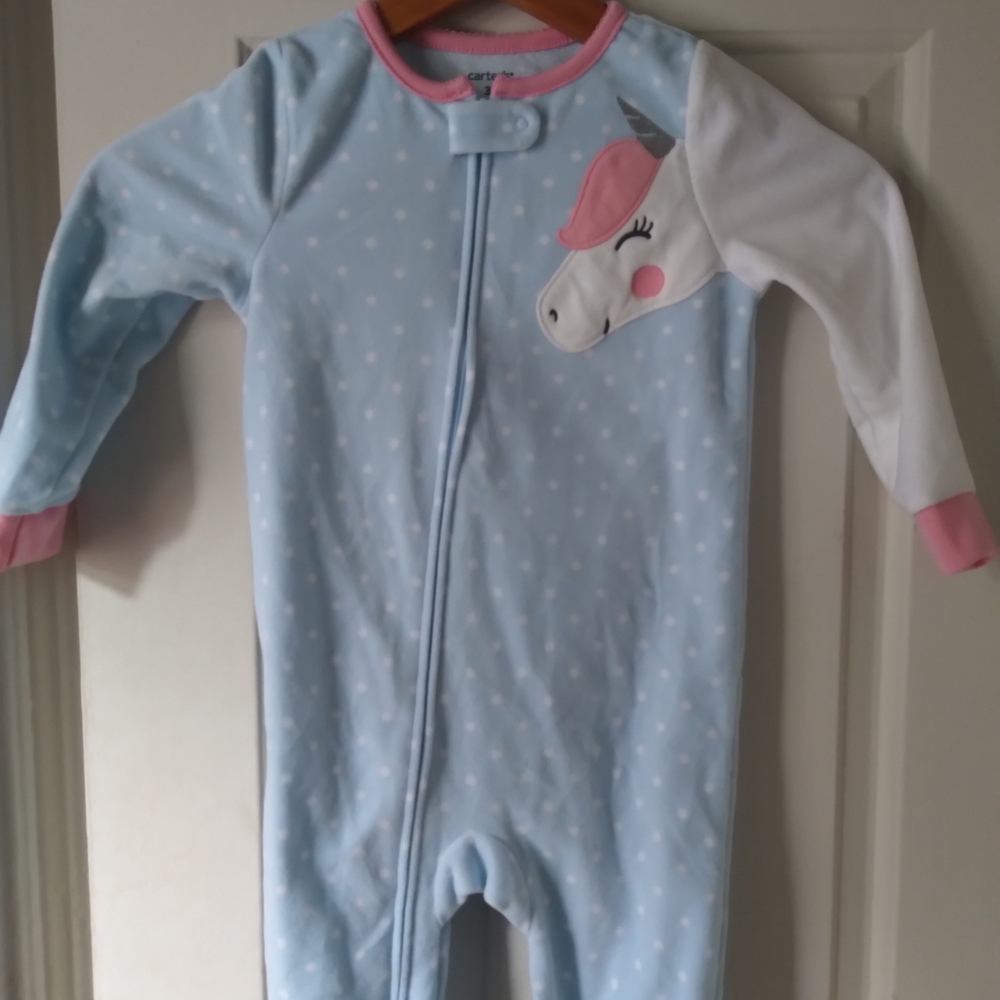 Girl's Carter's pajamas Unicorn